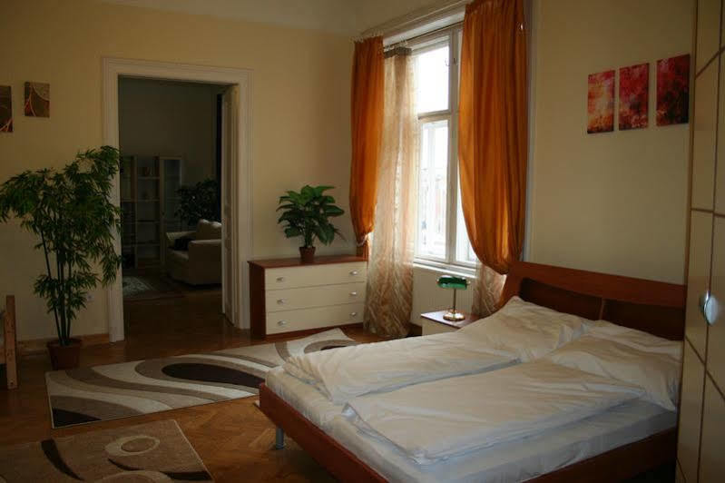 Walking Bed Budapest Downtown Hostel Екстериор снимка